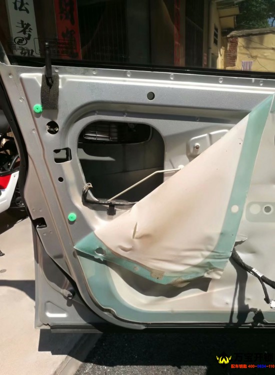 萊蕪別克凱越被撬車門鎖修復(fù)加配別克凱越汽車鑰匙，萊蕪修汽車鎖，萊蕪修別克鎖，萊蕪別克開鎖