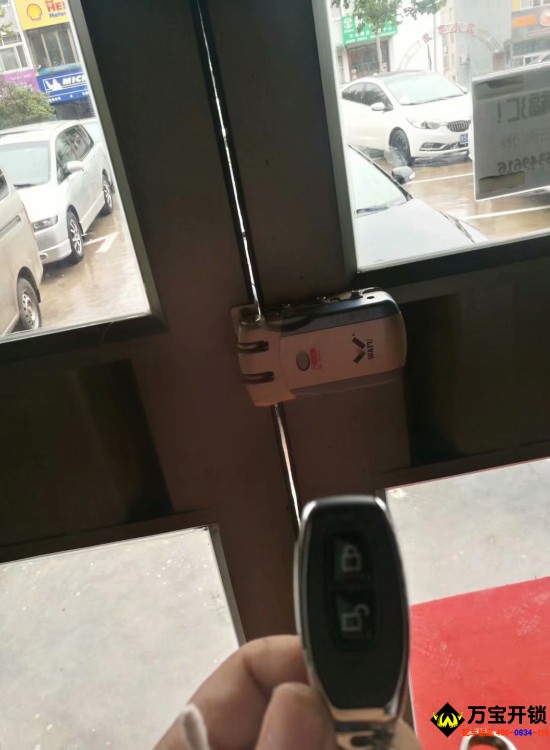 萊蕪遙控鎖！隱形鎖！遠程遙控開鎖！室內(nèi)觸摸開鎖！再也不擔心亂人進了！讓小偷更無從下手！0634-6666266