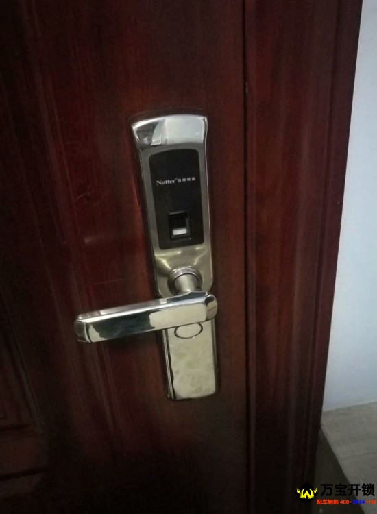 萊蕪高檔小區(qū)裝指紋鎖，萊蕪指紋鎖專賣店