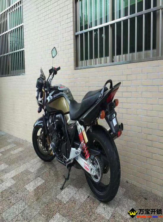 萊蕪本田摩托車CB400全丟 配芯片鑰匙