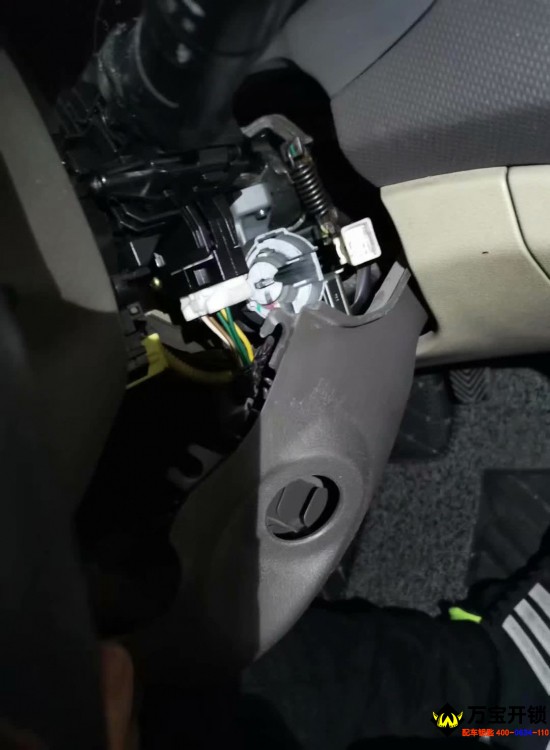 萊蕪現(xiàn)代瑞納點火鎖發(fā)卡通病維修